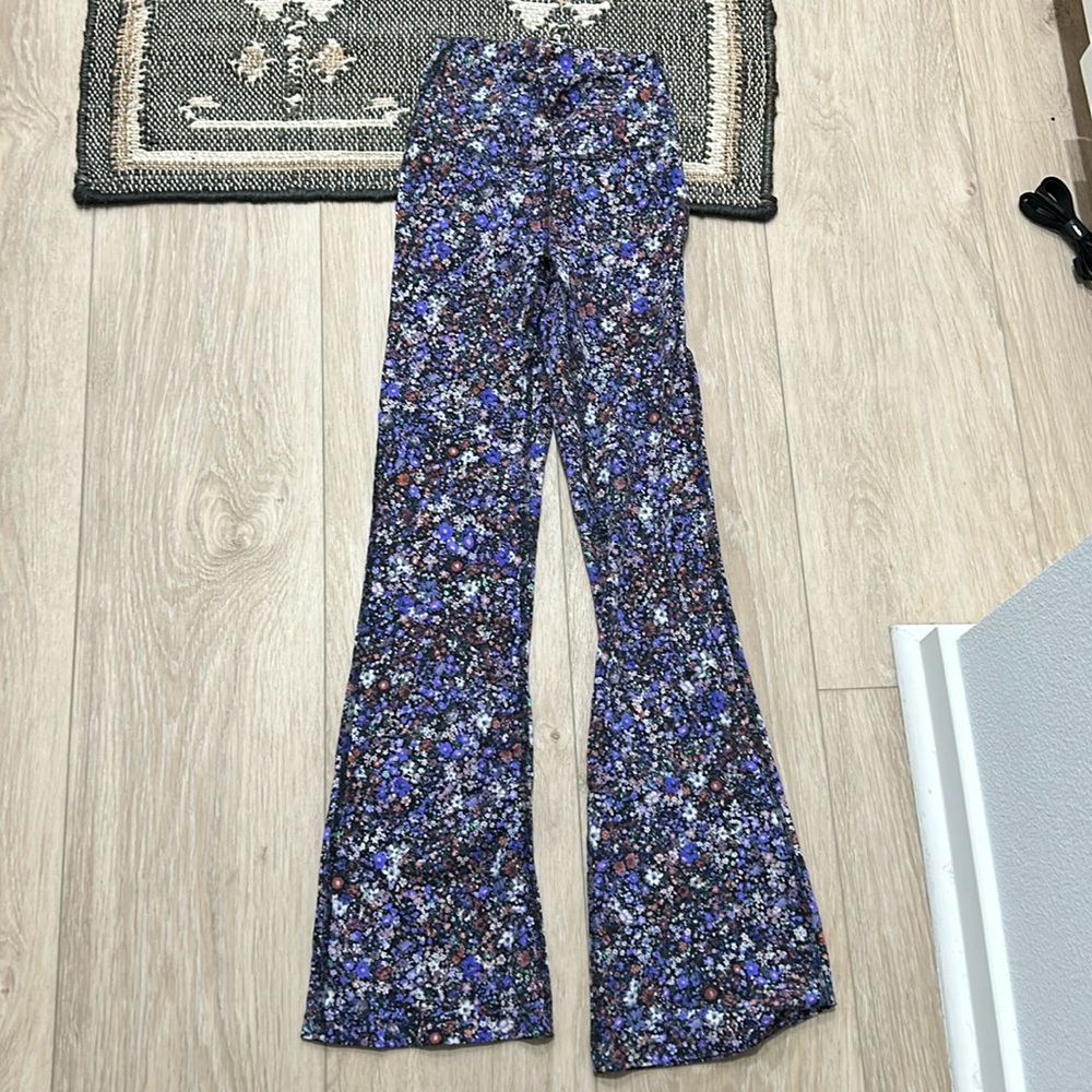 lululemon Groove Pant Floral